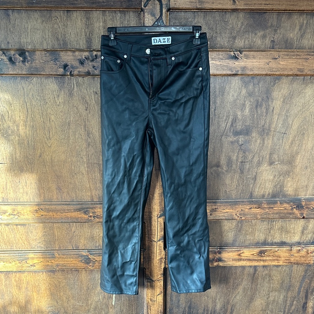 DAZE Black Straight Leg Pants